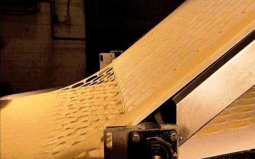 乐事薯片不碎吗,品客薯片和乐事薯片哪个好吃