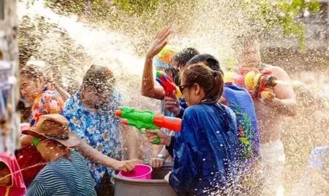 泰国泼水节狂欢六日游,泰国乐园泼水节