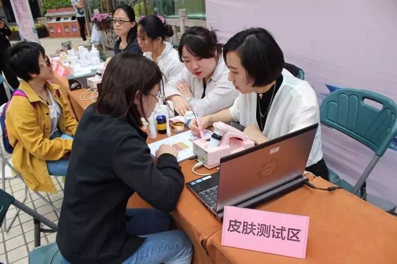 推动谁执法谁普法,谁执法谁普法宣传进社区