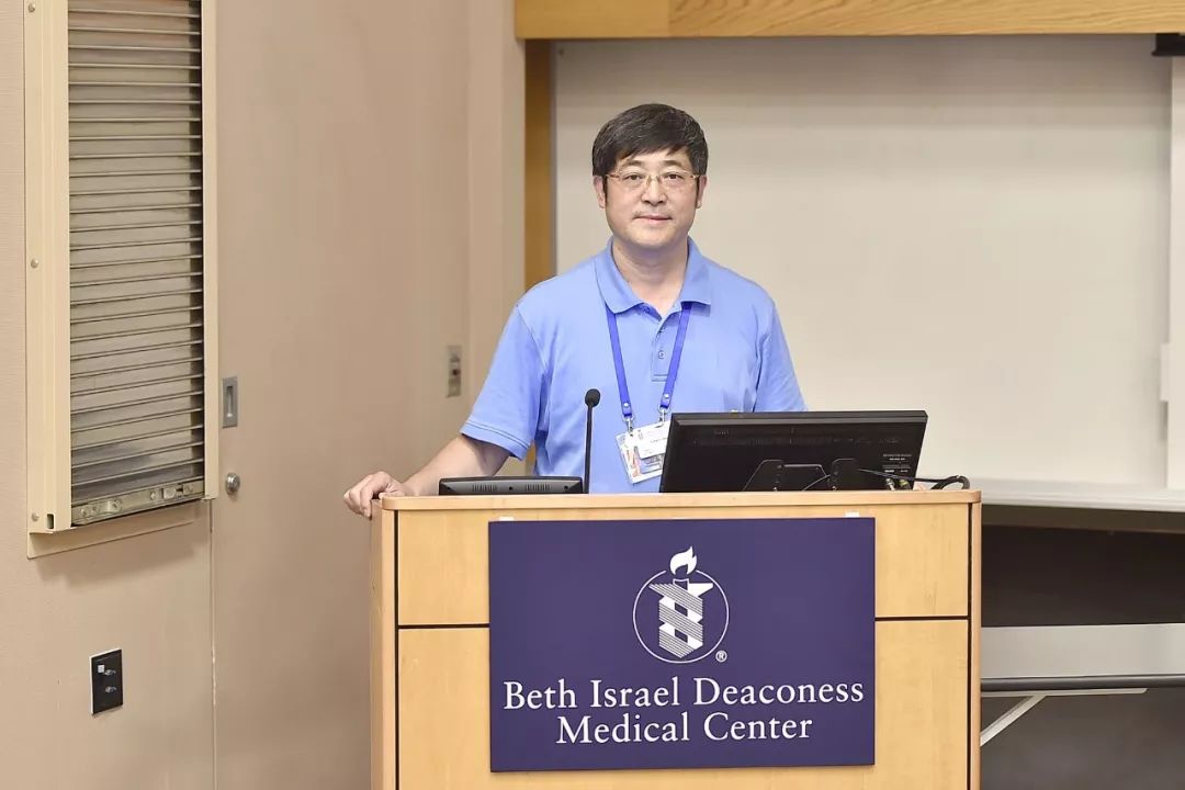 这位从鹤峰走出来的医学博士，用大爱诠释坚守与奉献…