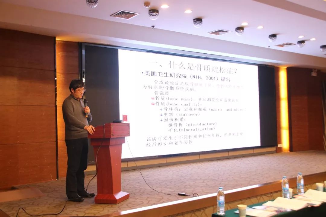 这位从鹤峰走出来的医学博士，用大爱诠释坚守与奉献…