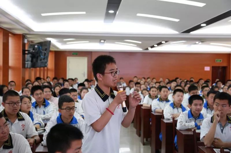 迷妹丨一大波“迷弟迷妹”正在袭来，段子手王磊老师河北巡讲圈粉无数