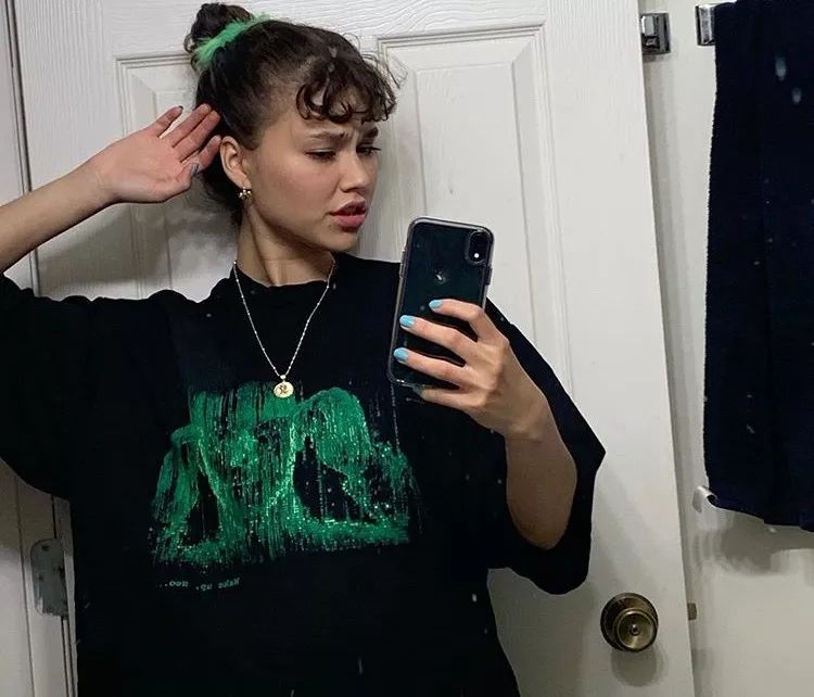 保姆级拍照姿势很火,保姆级拍照动作教程