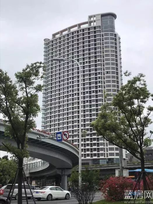 核心地段的烂尾楼,烂尾楼复活后新开售房价加多少