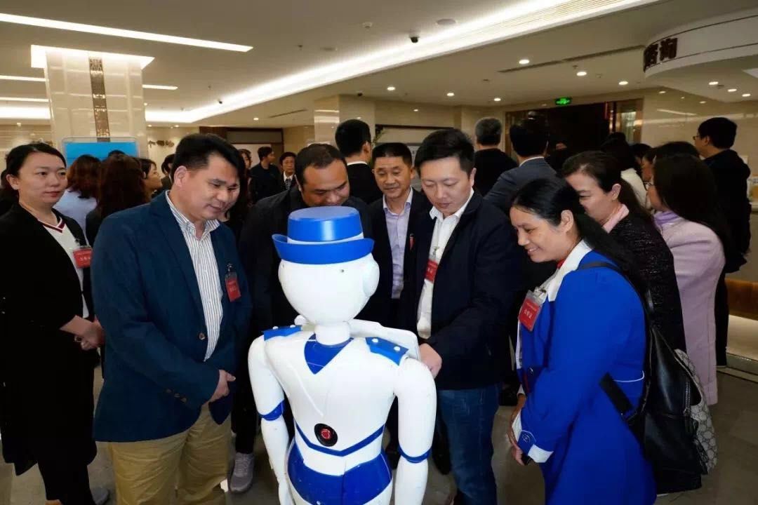 你见过这样的诉讼服务中心吗？颜值高智力爆棚还提供全天候服务