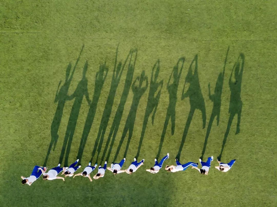 怎么拍出来的毕业照才好看,毕业了拍毕业照怎样好看