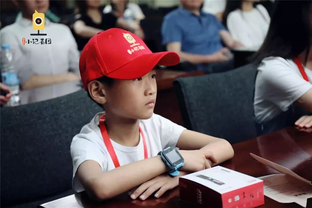 FM91.2蒲公英小记者团开团啦!首期实践带孩子探秘郑州电台