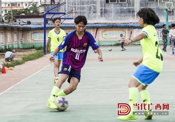 山里娃的足球梦,山里娃娃的足球梦原版