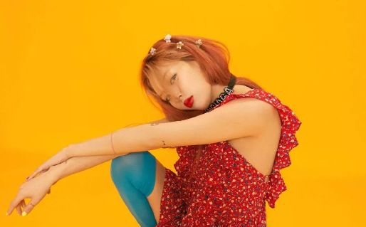 被毁掉奢侈品的女孩,女孩被口红毁掉的图片