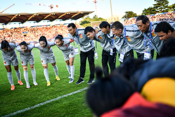 父亲节快乐!女足世界杯上,那些如师如父亦兄亦友的男教练们