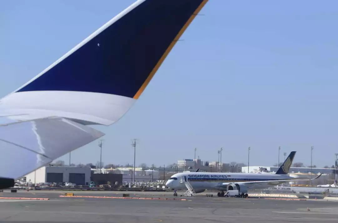 体验19个小时飞机,体验时间最长的航班