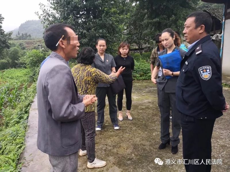 开庭时人没来最多等原被告多久,原告开庭没来法官可以延期吗