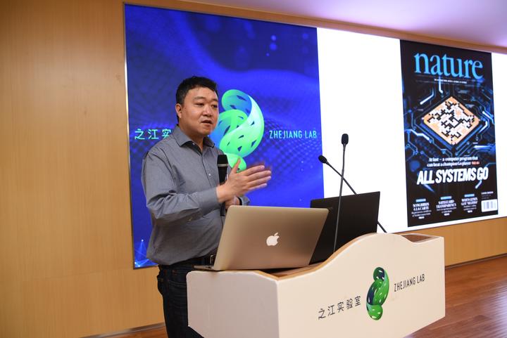 他13岁时为*小平邓**演示电脑如今48岁加盟之江实验室