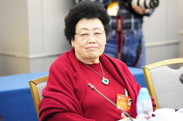 中国老板穿衣搭配冬装,当代老板的穿搭风格