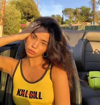 卡卡|欧美风大妞甜辣突袭～绝不退潮的糖果系穿搭攻略都在这