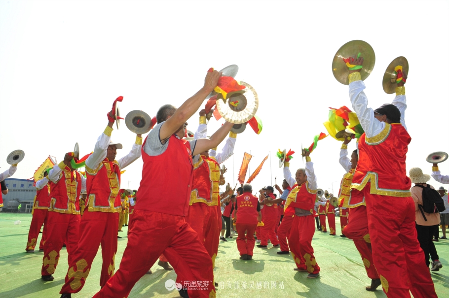 巨鹿县靠两果一花28年干了这么多大事