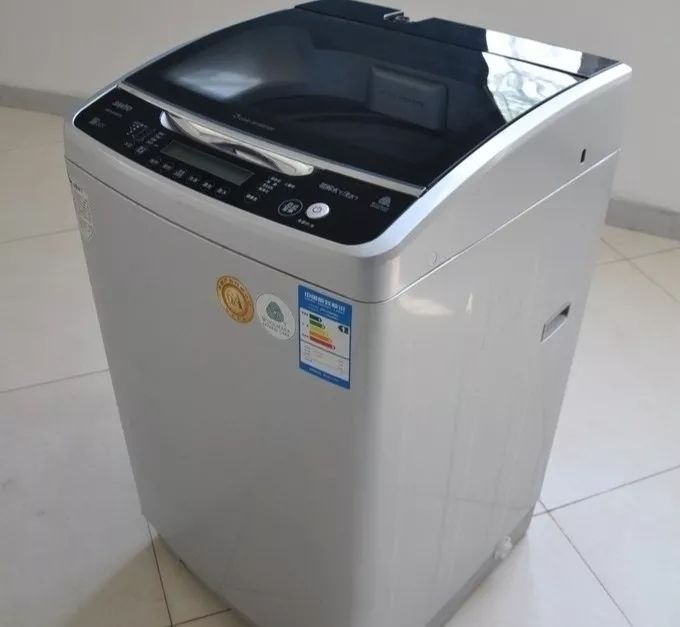 洗衣机里加点它，10分钟排出黑脏水