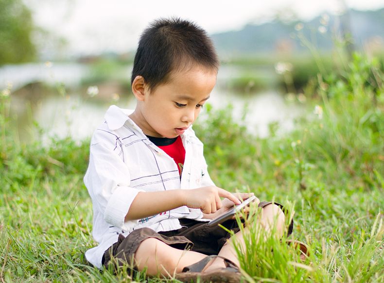 贴上它手机镜头秒变显微镜,贴在手机上的显微镜