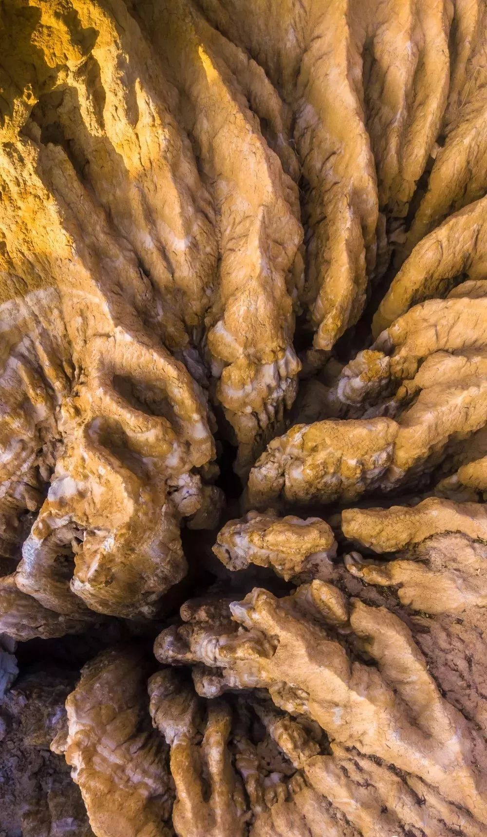 「荐读」朋友圈消失两年，他独自航拍中国，照片惊艳世界