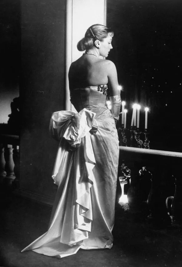 这位香奈儿的死对头，与迪奥先生齐名，打造出最原汁原味的法式优雅