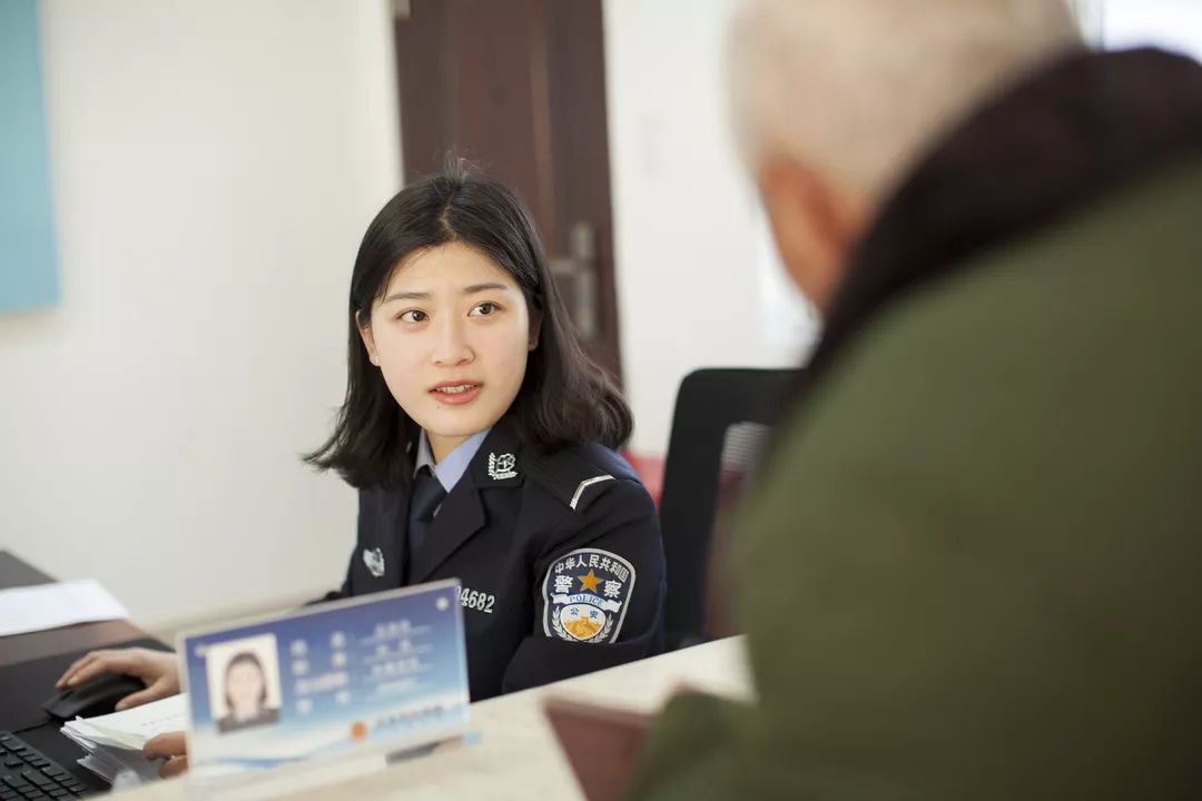 来PK！用一种水果形容警察，你的答案是……