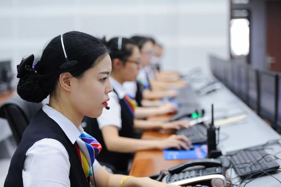 来PK！用一种水果形容警察，你的答案是……