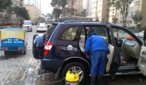 车身很脏正确的洗车步骤,灰尘多怎么洗车不伤车漆