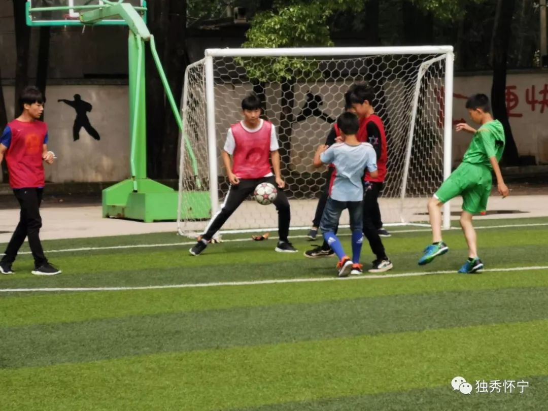校园里的快乐生活,校园快乐足球文案