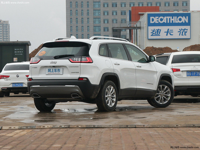 介绍几款适合家用的国产四驱suv,奔驰suv20-30万女性款越野四驱