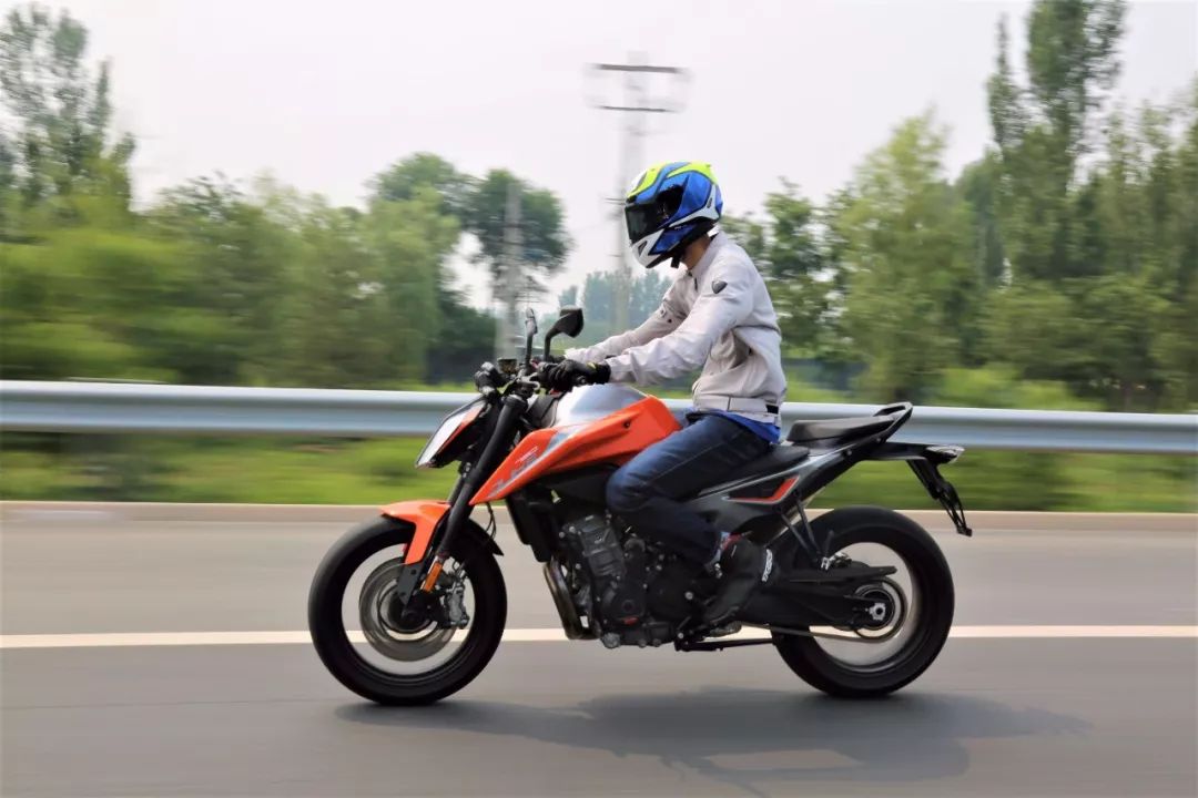 ktm790duke哪一年的车好一点,ktm790duke用车感受