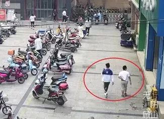 警惕！超市里有人带刀片专挑孩子下手！受害人都有这个特点