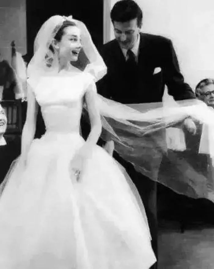 奥黛丽赫本与纪梵希婚纱,奥黛丽赫本风格婚纱照样片欣赏