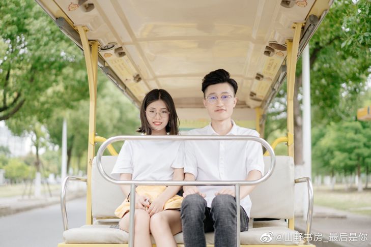 毕业照告别的是我们的青春,毕业照是我们永久的留念