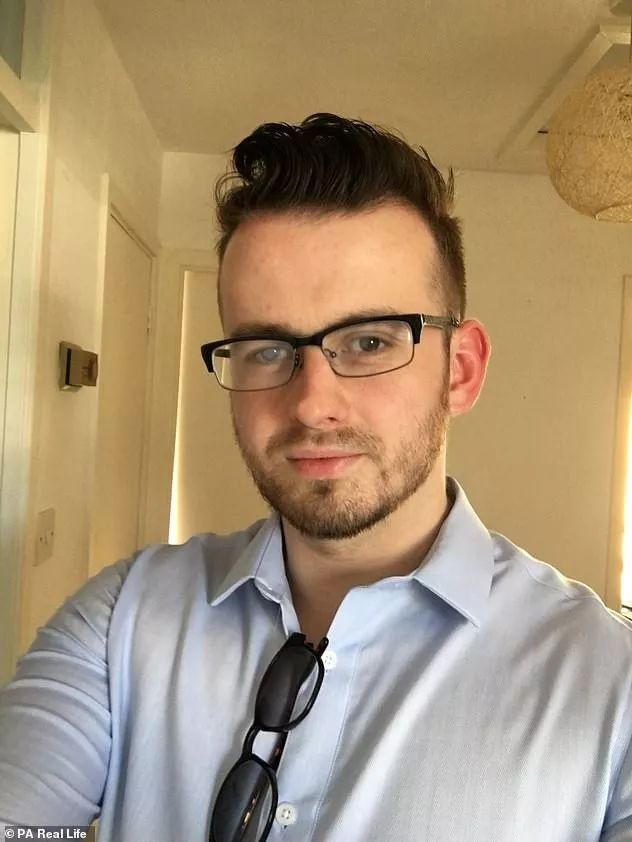 戴隐形眼镜眼睛进虫子怎么办,戴隐形眼镜长寄生虫前有哪些症状