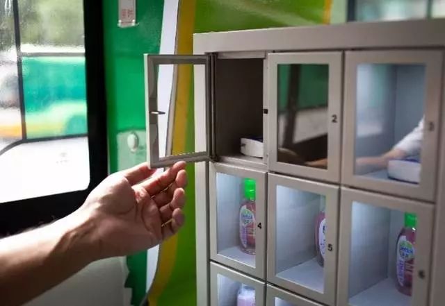 广州公交无人售卖机,公交车上的自动贩卖机
