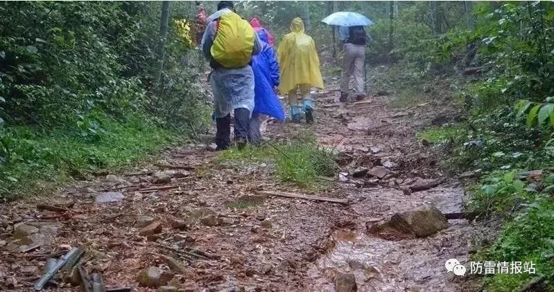 野外雷雨天气安全注意事项,野外遇到雷雨怎么避险