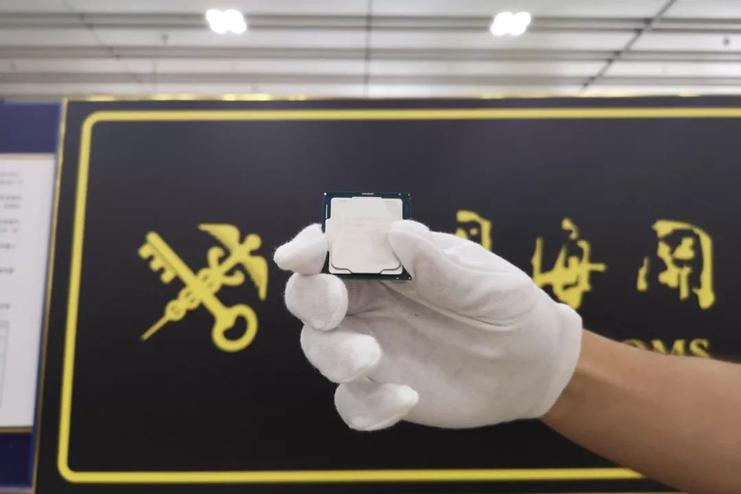 男子戴275万手表违法吗,戴3000万手表过海关被查