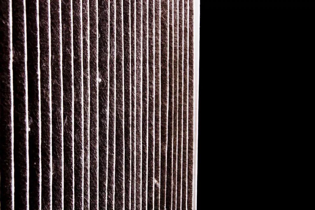 空调房老是有异味怎么办,空调房里感觉有臭味怎么回事