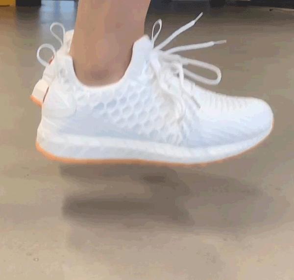 这双运动鞋竟然防水！暴雨大雪都不湿，还巨暖和