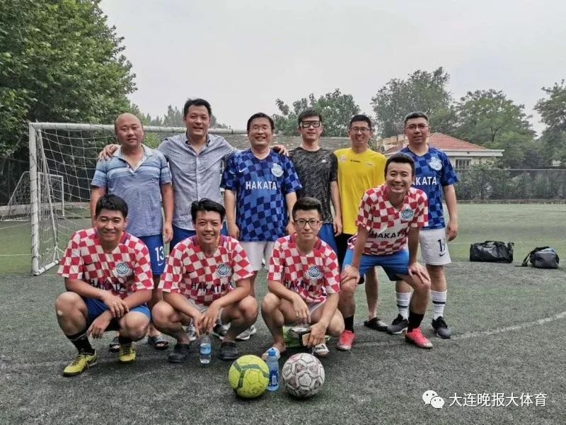 「足球倾城·大连市业余足球联盟会员巡礼」连理17足球队尽情挥洒绿茵场，不以胜负论英雄