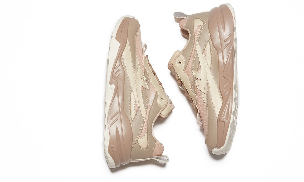 回力ow联名樱花空军一号,你可能需要一双联名款回力