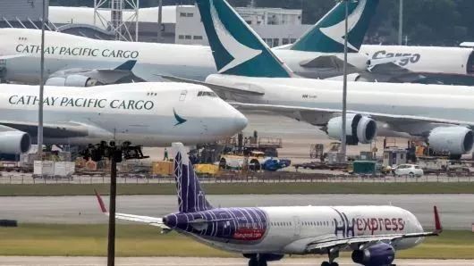 国泰航空和香港快运航空是一家吗,国泰航空和香港快运哪个服务好