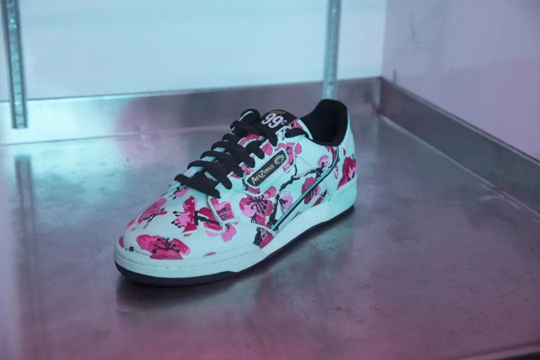 7月榜，这双adidas暴涨一千倍，而未上架的条形码已近万元