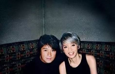 在新人选秀节目里，我看到了一位复古歌姬