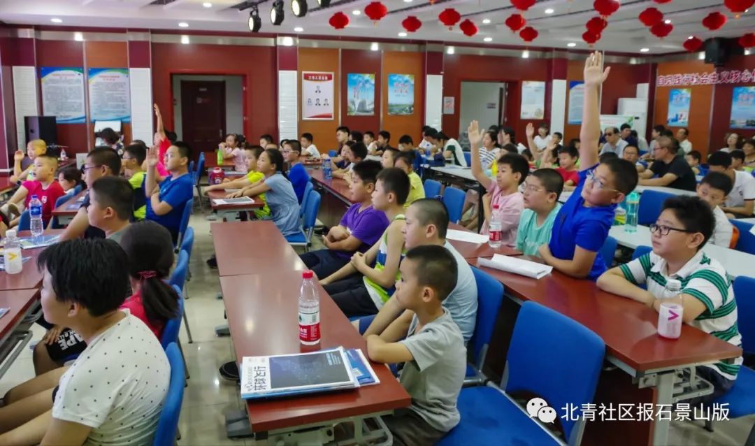 看小朋友玩大颗粒乐高积木,看小朋友玩大颗粒拼装