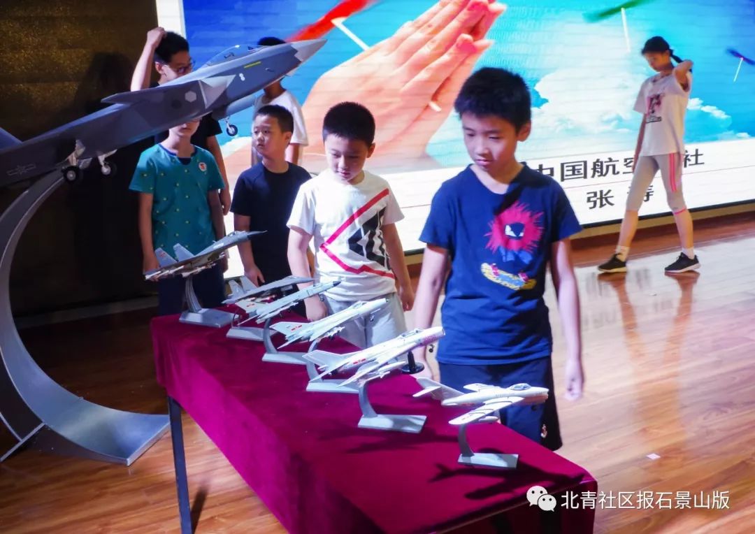 看小朋友玩大颗粒乐高积木,看小朋友玩大颗粒拼装