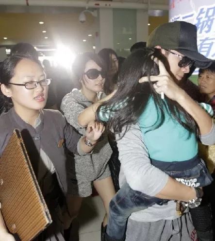 马伊琍给文章说且行且珍惜,马伊琍微博婚姻不易且行且珍惜