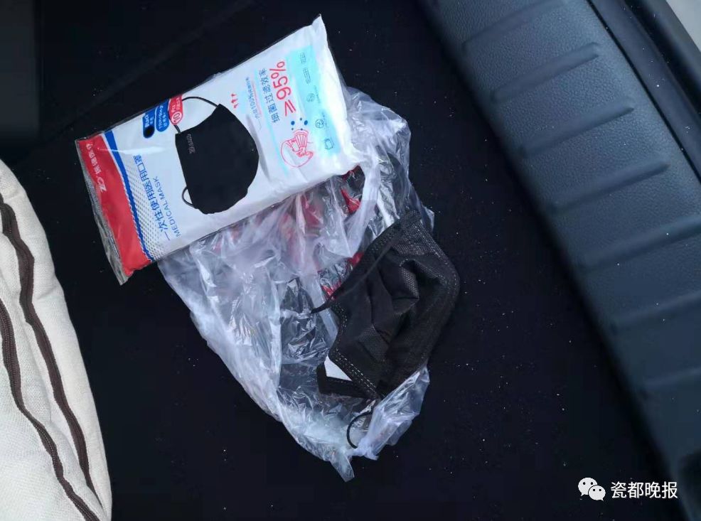 景德镇一男子被3个蒙面人拖上无牌汽车，被发现时已在湖南…