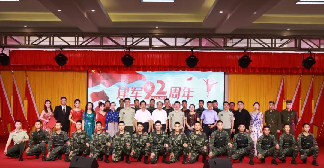 精彩不容错过广场舞36步,精彩表演不容错过