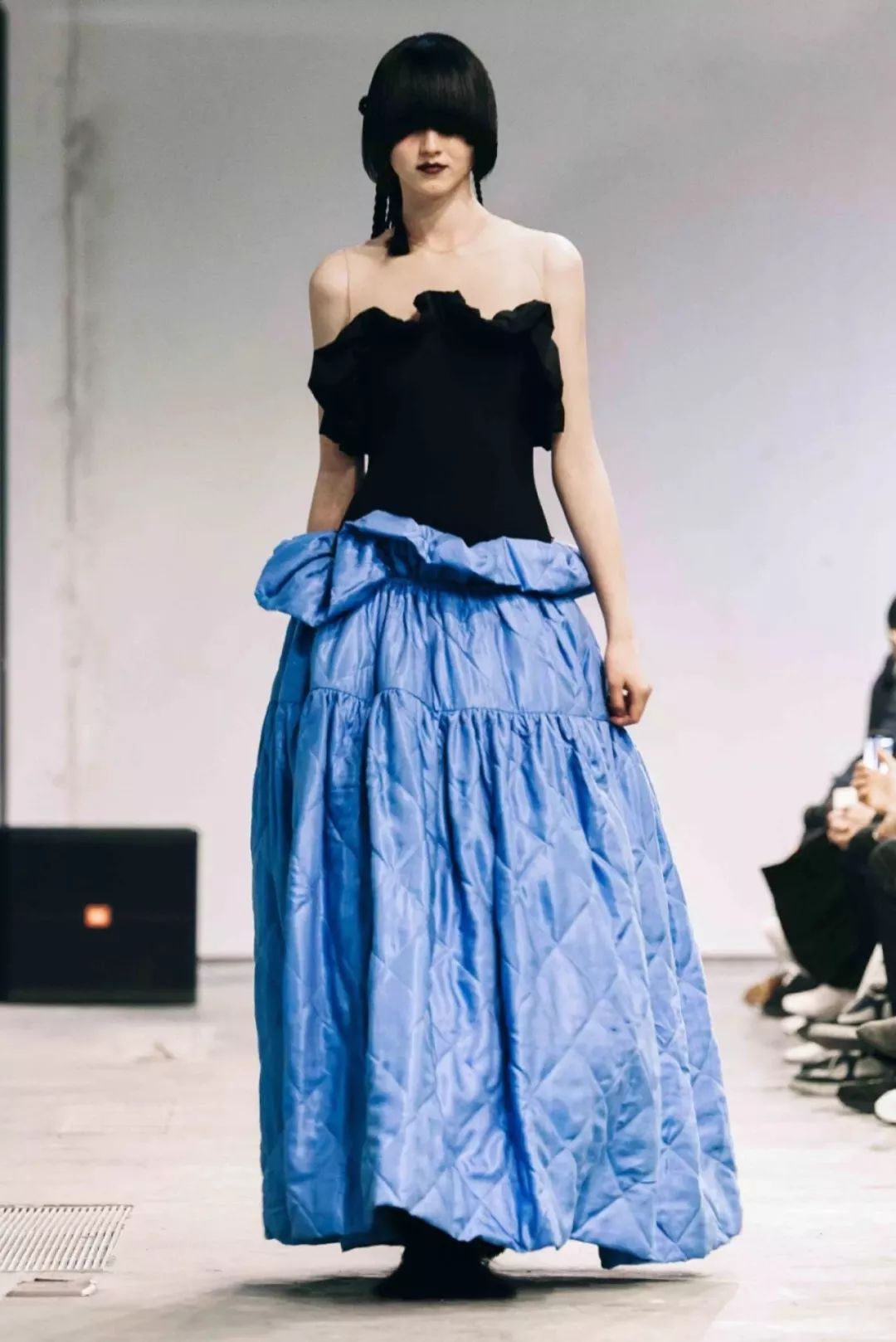 21年秋冬女装流行趋势,21年秋冬女装流行色